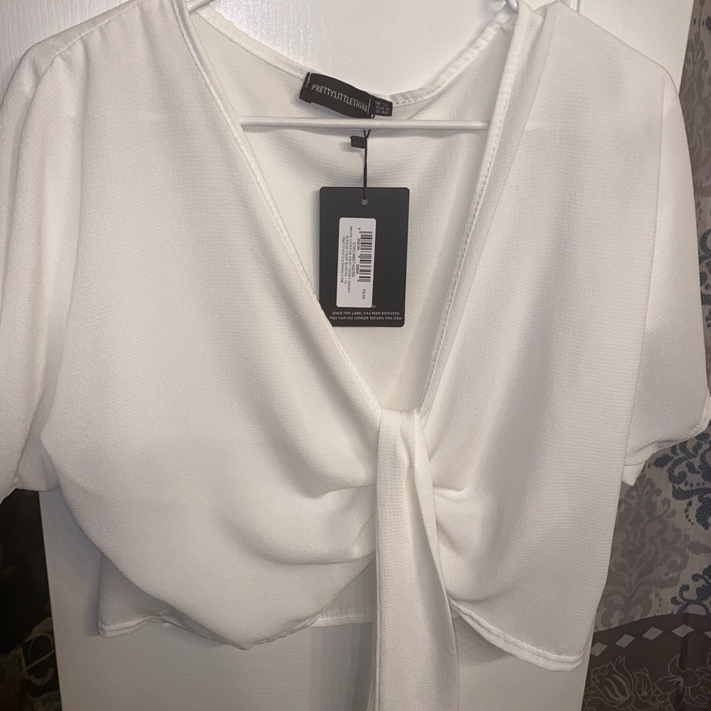 White crop top blouse